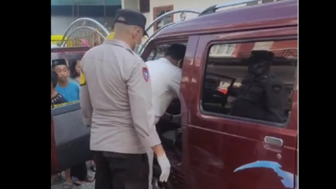 Mobil Futura merah lokasi penemuan pria meninggal dunia