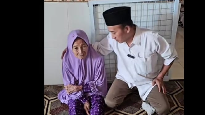 Sosok ibu Nasikah saat tiba di panti jompo Malang