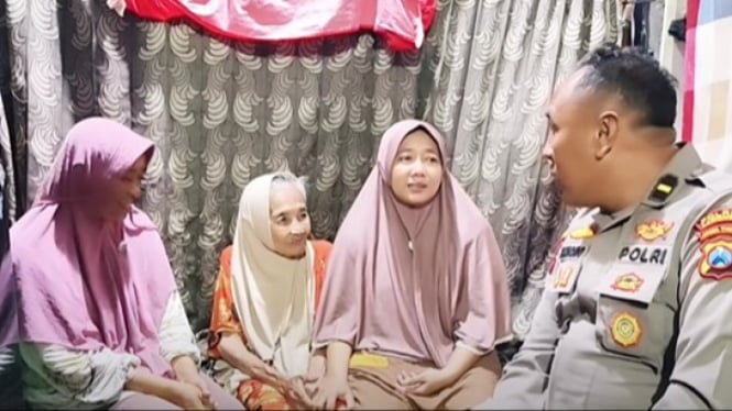 Pak Purnomo kunjungi Nenek Nasikah di Surabaya