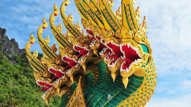 Ilustrasi Weton Khodam Naga Emas