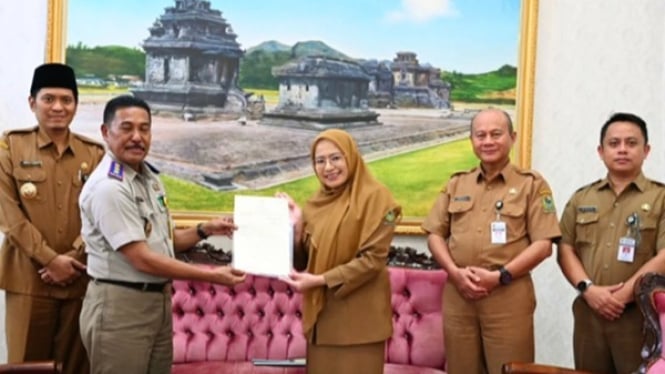 Penyerahan 25 sertifikat tanah kepada Pemkab Banjarnegara