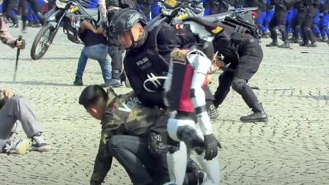 Robot humanoid Polri tampil memukau di Monas, Jakarta Pusat