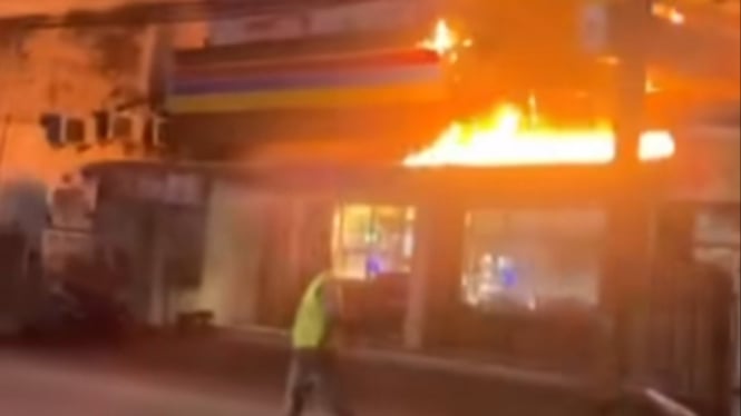 Indomaret Bendan Pekalongan Terbakar