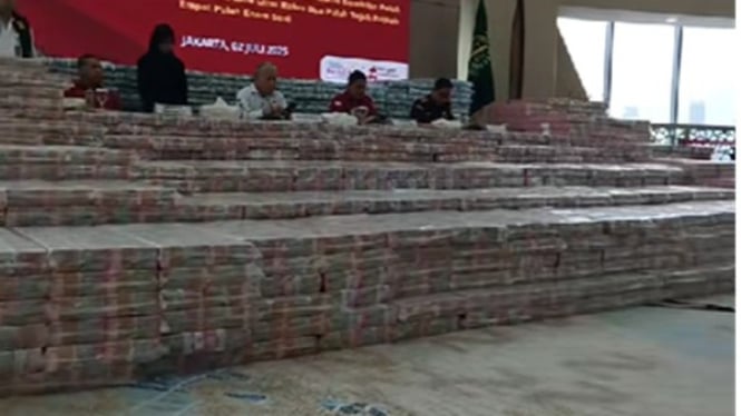 Tumpukan uang korupsi CPO dari perusahaan sawit besar