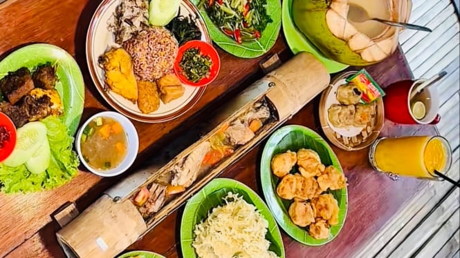 Saung Tepi Sawah Purwokerto