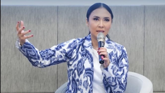 Agustina Hastarini, istri Menteri UMKM RI, saat hadiri acara