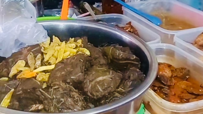 Buntil Pasar Manis Purwokerto