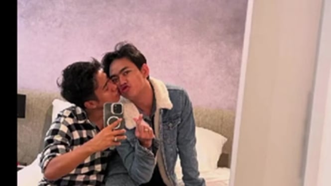 Chiko dan Wiran prewedding dengan pakaian adat Jawa viral