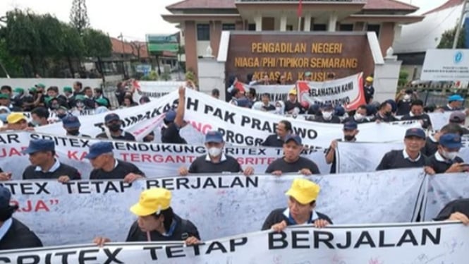 Buruh Sritex demo protes penyitaan aset oleh Kejagung