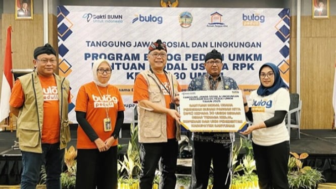 Bulog salurkan bantuan ke UMKM Banyumas senilai Rp 5 juta