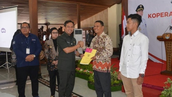 Bupati Cilacap resmikan program koperasi Merah Putih