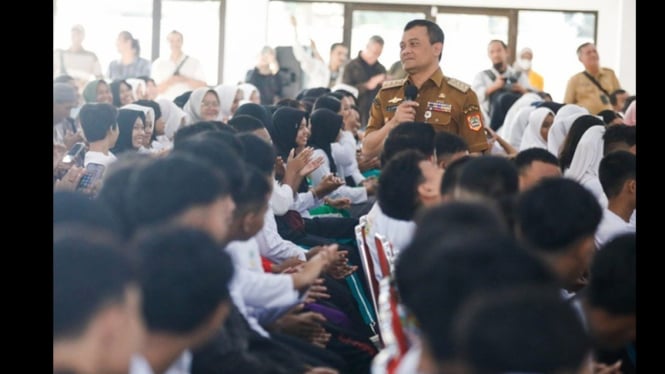 Gubernur Luthfi resmikan Sekolah Rakyat di Surakarta