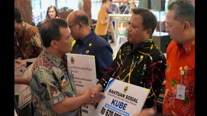 Gubernur Jateng beri bantuan internet untuk 6 desa