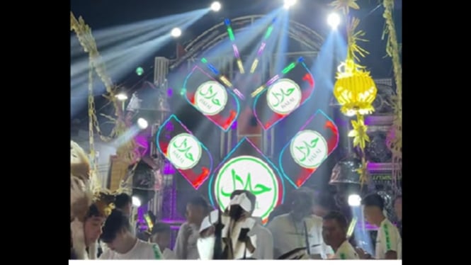 Tulisan Halal terpampang di layar LED sound horeg