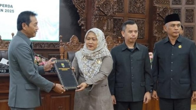 Rapat DPRD Batang sahkan perubahan APBD tahun 2025