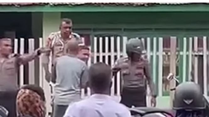Penjemputan oknum polisi oleh Propam di Ternate