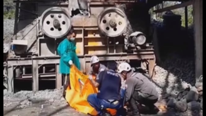 Mobil korban ditemukan tak jauh dari lokasi mayat AM