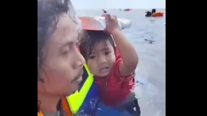 Abdul Rahman selamatkan balita saat kapal terbakar