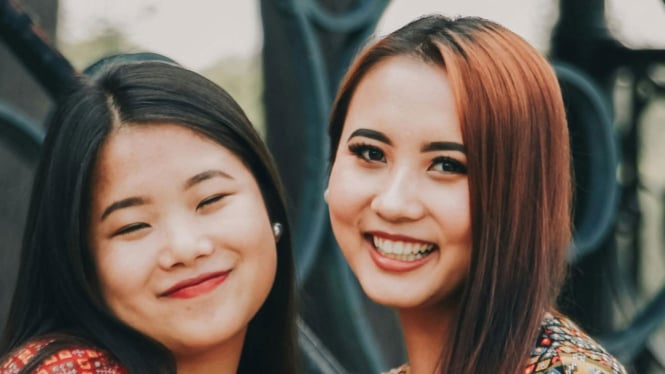 Ilustrasi empat weton wanita mandiri dan pintar mendapatkan uang