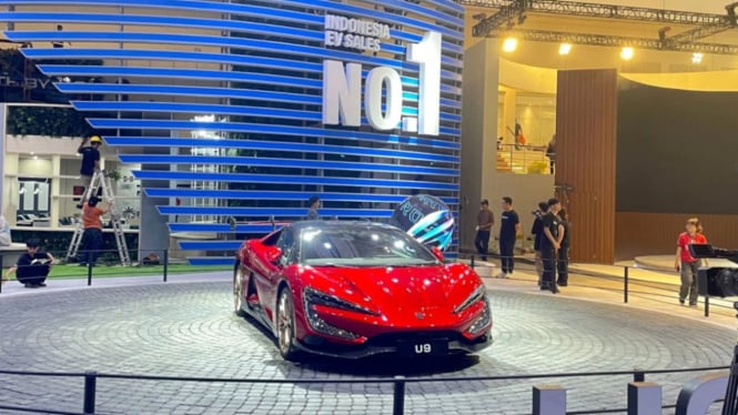 Yangwang U9 di GIIAS 2025