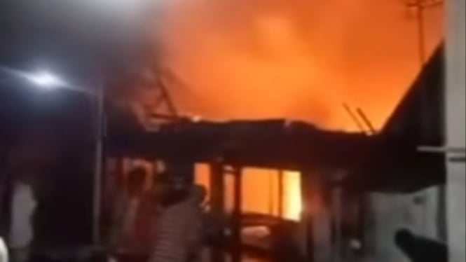Kebakaran 2 Rumah di Jalan Pesanggrahan Raya Semarang