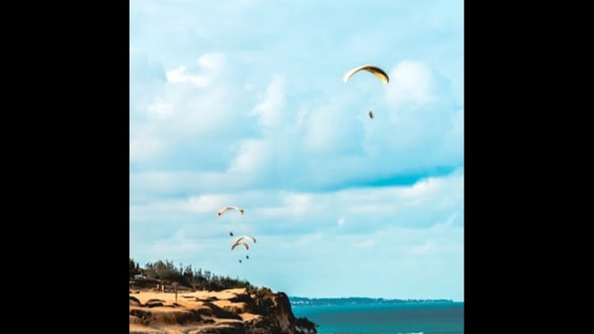 Ilustrasi Dua turis Korea tewas saat paragliding di Bali