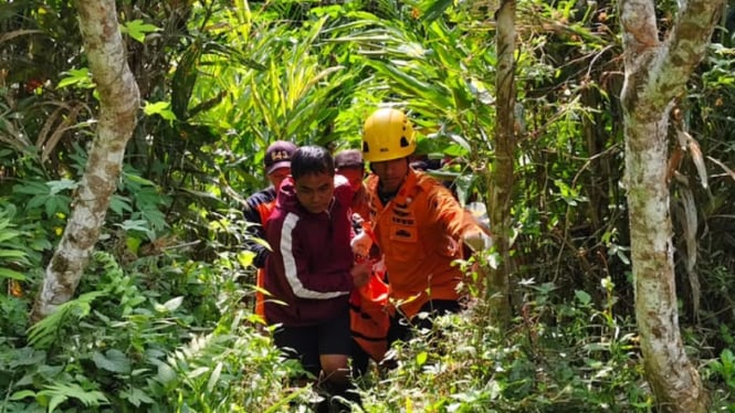 Proses Evakuasi anak yang hanyut di sungai Serayu.
