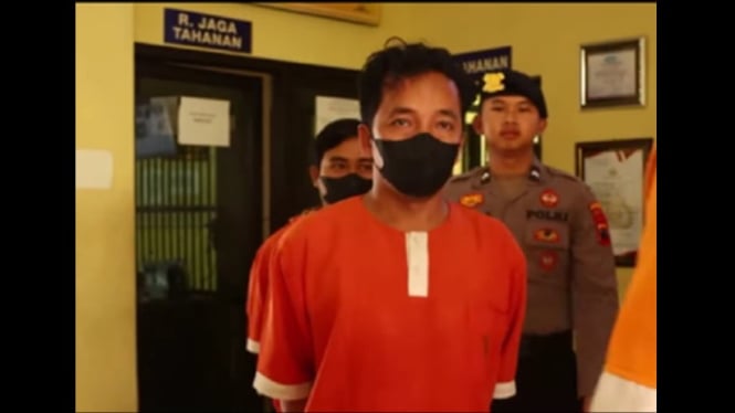 Driver online Wonosobo tertangkap main judi di taman umum