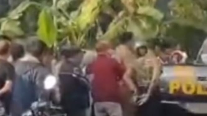 Anak Sekolah Tergeletak Meninggal di Tikungan Blado Batang