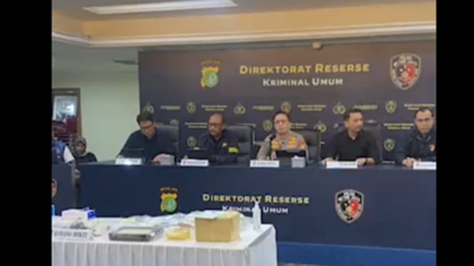 Barang bukti kasus Arya Daru dipamerkan polisi