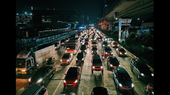 Lalu lintas Cilacap makin padat di jam sibuk