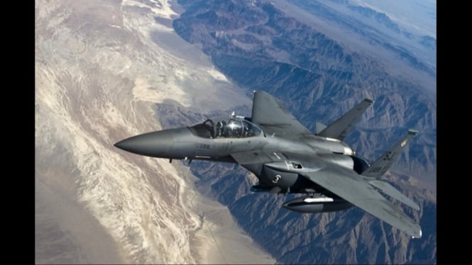 Ilustrasi KAAN dan F35, dua jet tempur siluman generasi kelima