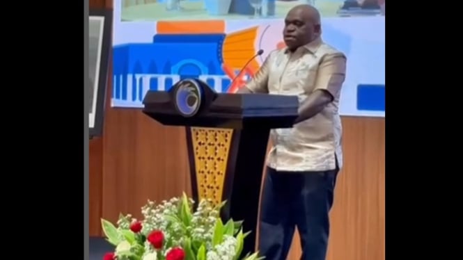 Natalius Pigai bicara larangan bendera fiksi saat 17 Agustus