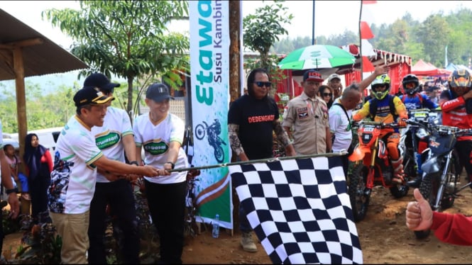Bupati Wonosobo saat buka Bhayangkara Merdeka Trail Adventure 2025.