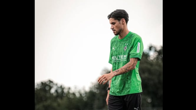 Kevin Diks memukau Gladbach dengan tekel dan assist gol