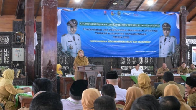 Bupati Banjarnegara Amalia saat berikan sambutan.