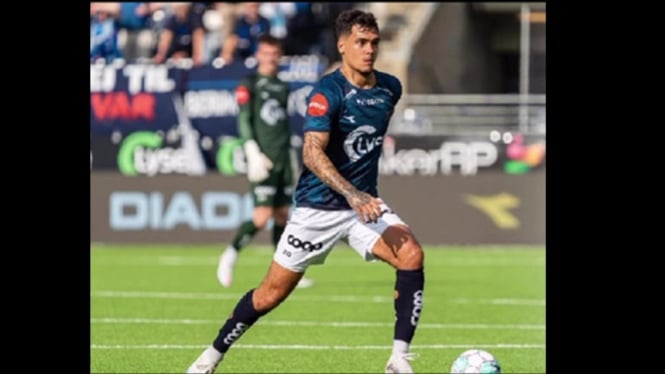Shayne Pattynama tampil starter di Buriram United