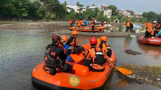 Pencarian korban laka air di Sungai Klawing Purbalingga