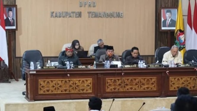 Bupati Temanggung hadiri rapat paripurna DPRD