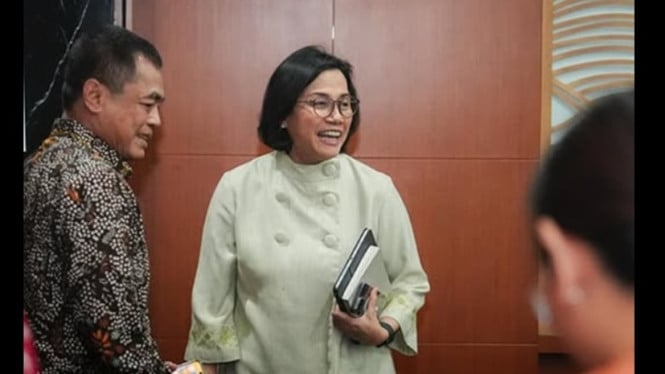 Sri Mulyani saat berkunjung ke Sekolah Rakyat Jaksel
