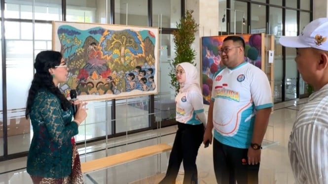 Wabup Dimas Kunjungi Pameran Lukisan di Hotel Braling Purbalingga