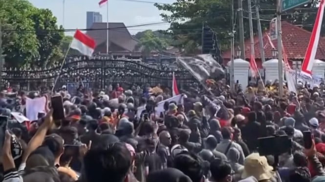 Situasi Pagi Massa Aksi Demo Mulai Padati di Pati