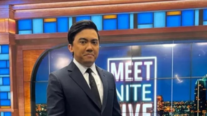 Presenter Metro TV saat membacakan roasting film animasi