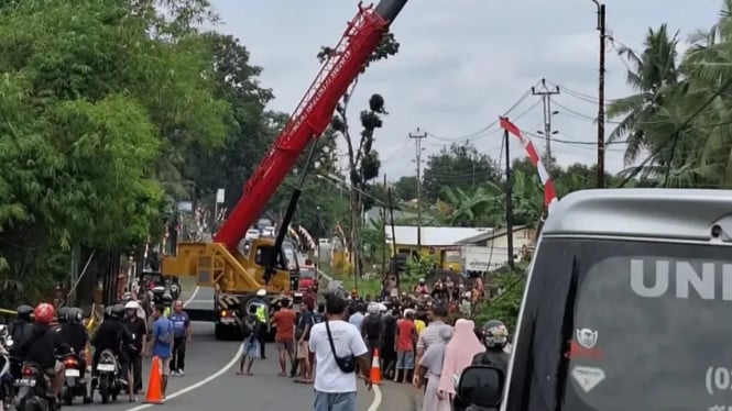Evakuasi Truk Laka di Banjarnegara