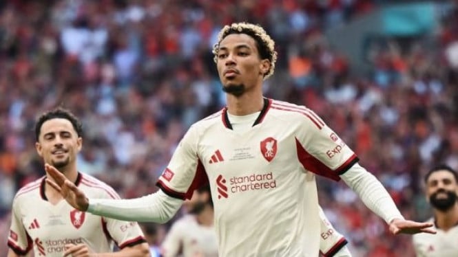 Momen para pemain Liverpool merayakan gol