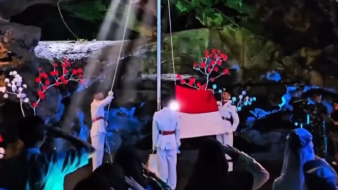 Upacara HUT RI ke-80 di Obyek Wisata Goa Lawa Purbalingga