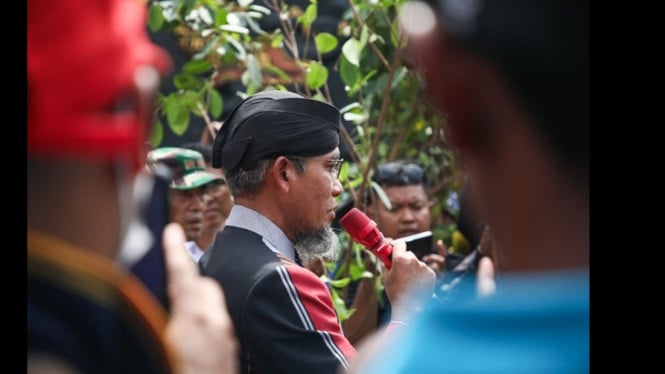 Tim pemadam berupaya padamkan kebakaran sumur minyak Blora