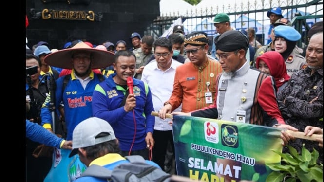 Petugas irigasi Jateng aksi damai di kantor gubernur