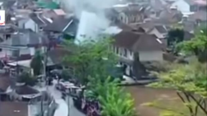 Momen Karnaval dan Kebakaran di Losari Rembang Berbarengan