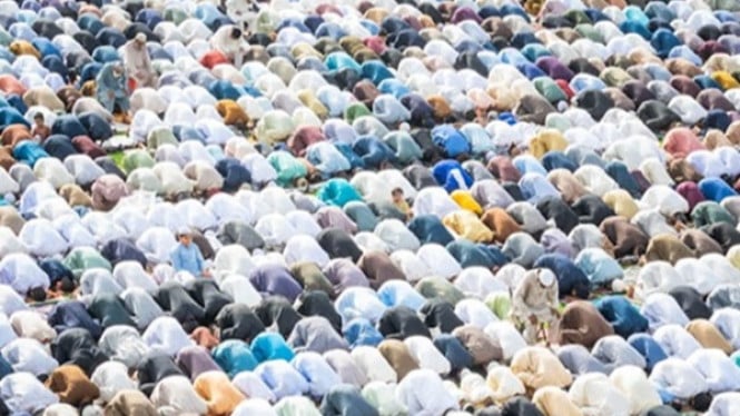 Ilustrasi Pria muslim Malaysia wajib salat Jumat